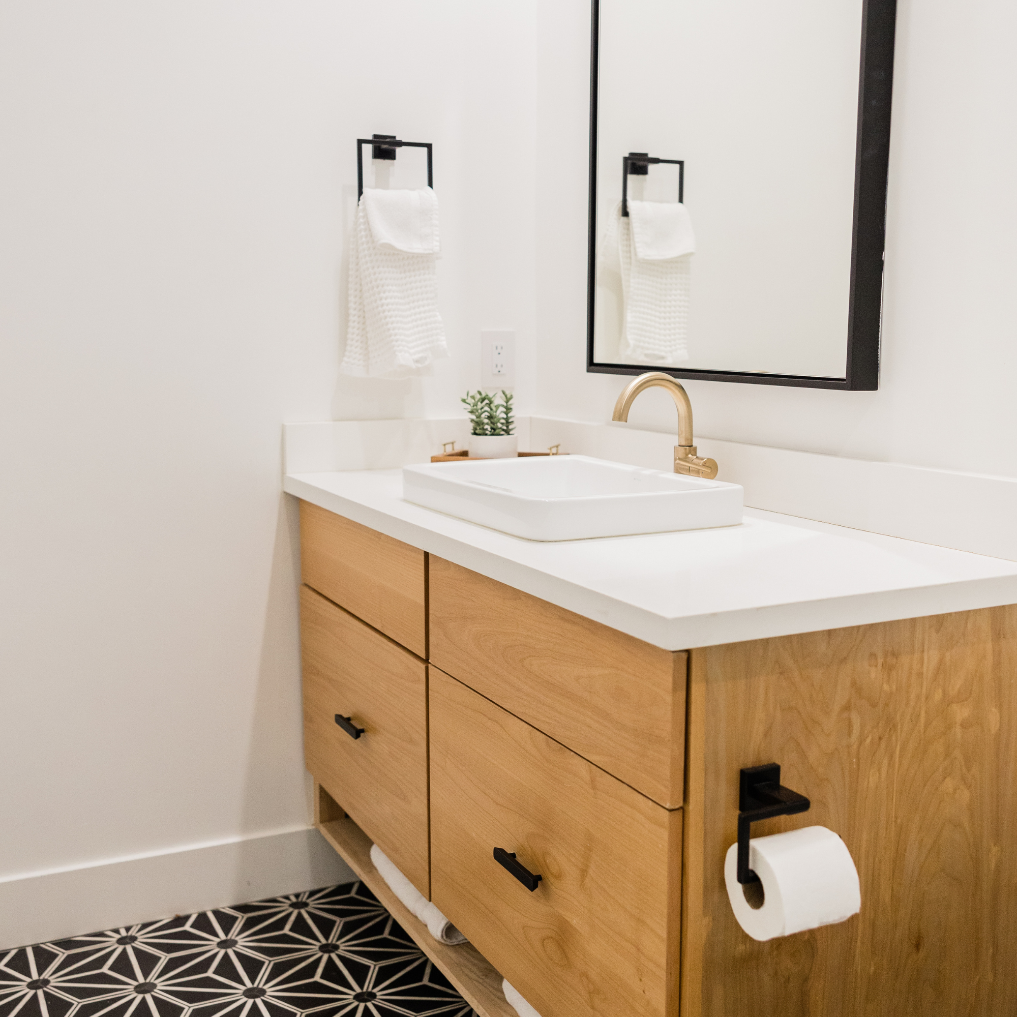 mixing metals in bathroom