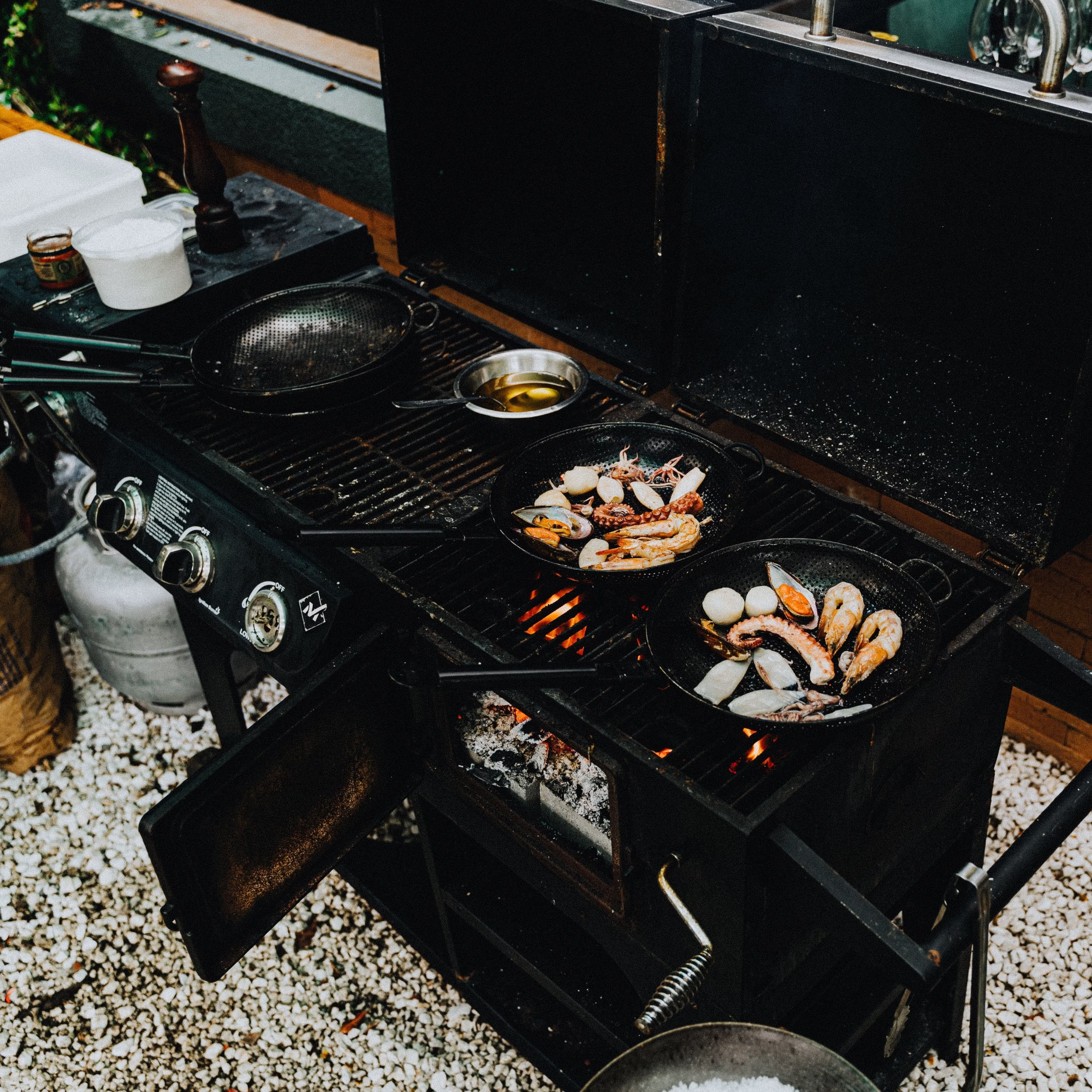 Outdoor grill